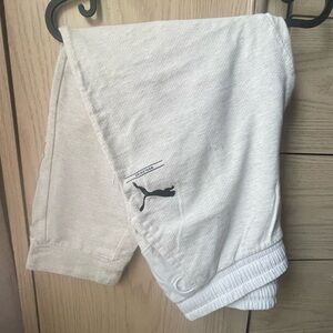 Puma sweatpants cream large